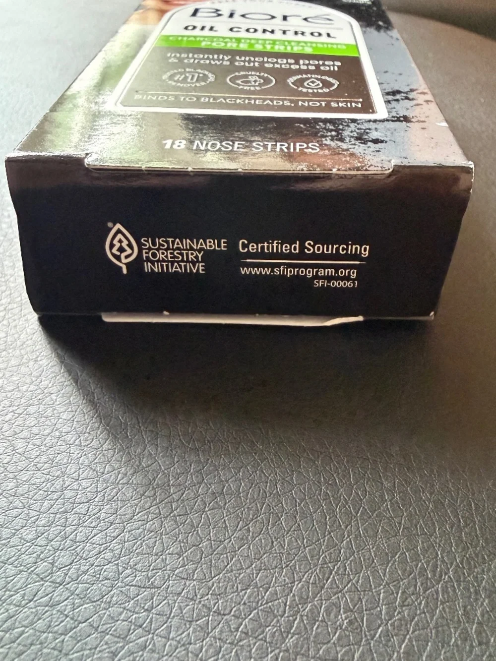 NIB Biore Oil Control Charcoal Pore Strips 18ct